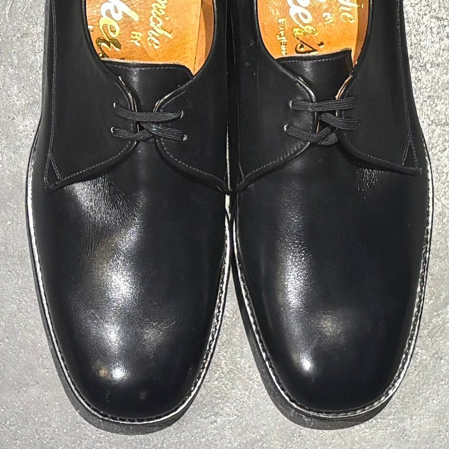 美品【Tricker's】トリッカーズ 筆記体ロゴ プレーントゥ Vフロント カーフ ブラック サイズ 6.5