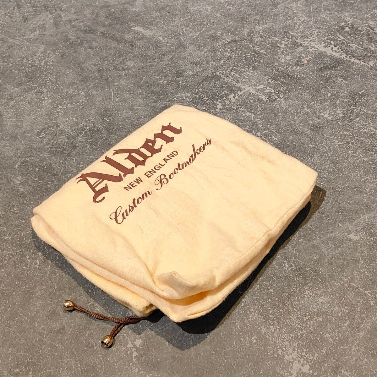 希少 試着程度【ALDEN】オールデン WINE LABEL for SHIPS別注 13132 チャッカブーツ コードバン シガー サイズ US7D バリーラスト