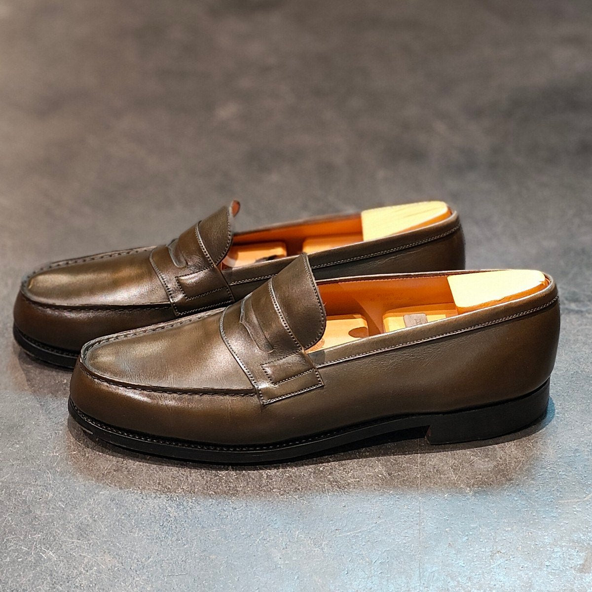 美品【J.M.WESTON】ジェイエムウエストン 180 シグニチャーローファー ボックスカーフ ハンターグリーン サイズ UK9.5C 41ラスト 定価¥151,800-