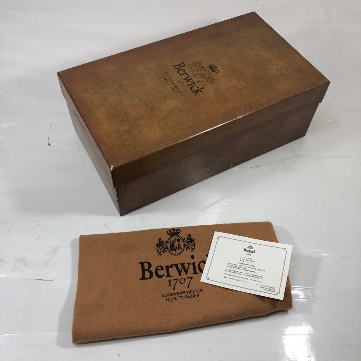 【オンライン限定】【Berwick】バーウィック レザーシューズ 4406 プレーントゥ 外羽根 ヴィブラムソール メンズ サイズUK6.5 バーガンディ