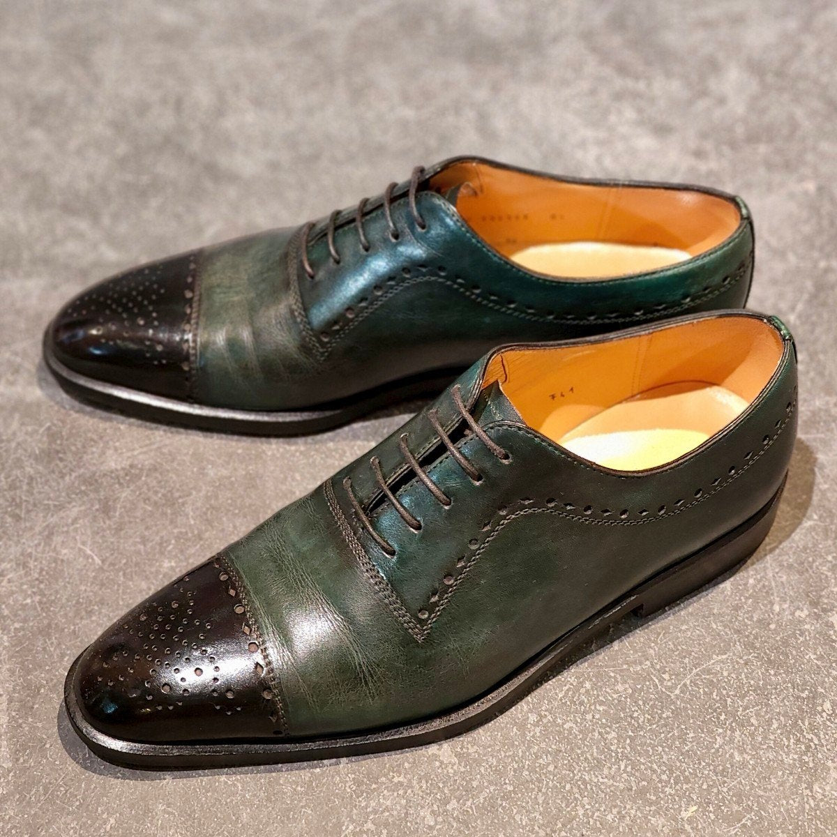 希少 美品 【TANINO CRISCI】タニノクリスチー セミブローグ カーフ