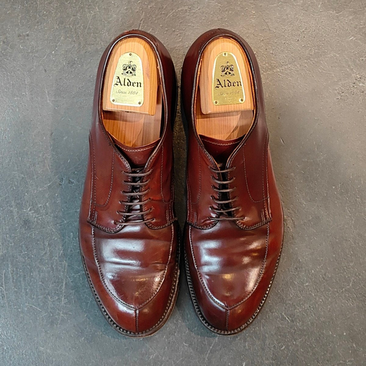 【ALDEN × UNITED ARROWS】オールデン × ユナイテッドアローズ 5432 別注 Vチップ コードバン ダークバーガンディ サイズ US9D モディファイドラスト