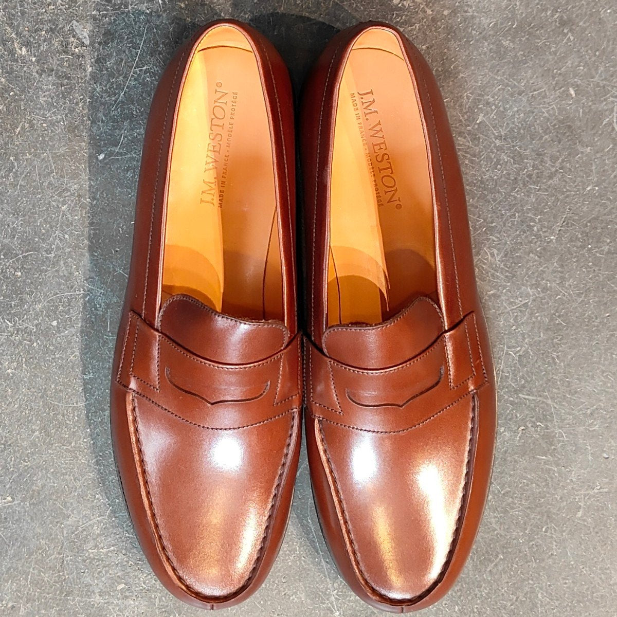 希少 新品未使用【J.M.WESTON】ジェイエムウエストン 180 シグニチャーローファー ボックスカーフ レッドエトラスコ サイズ UK9C 41ラスト 定価¥156,200-