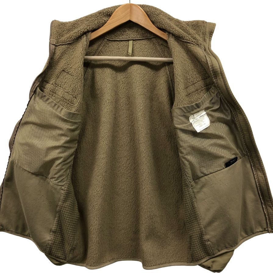 【US ARMY】アメリカ軍 フリースジャケット ECWCS GEN3 ポーラテック サイズSAMLL-REGULAR カーキ