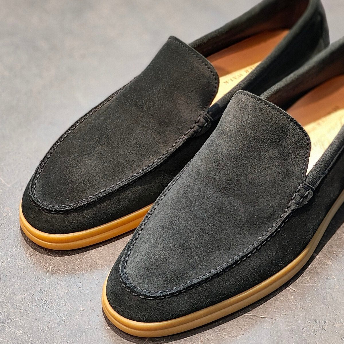 使用数回 【Loro Piana】ロロ・ピアーナ サマーウォーク ローファー スエード ブラック サイズ41 参考定価¥160,100-