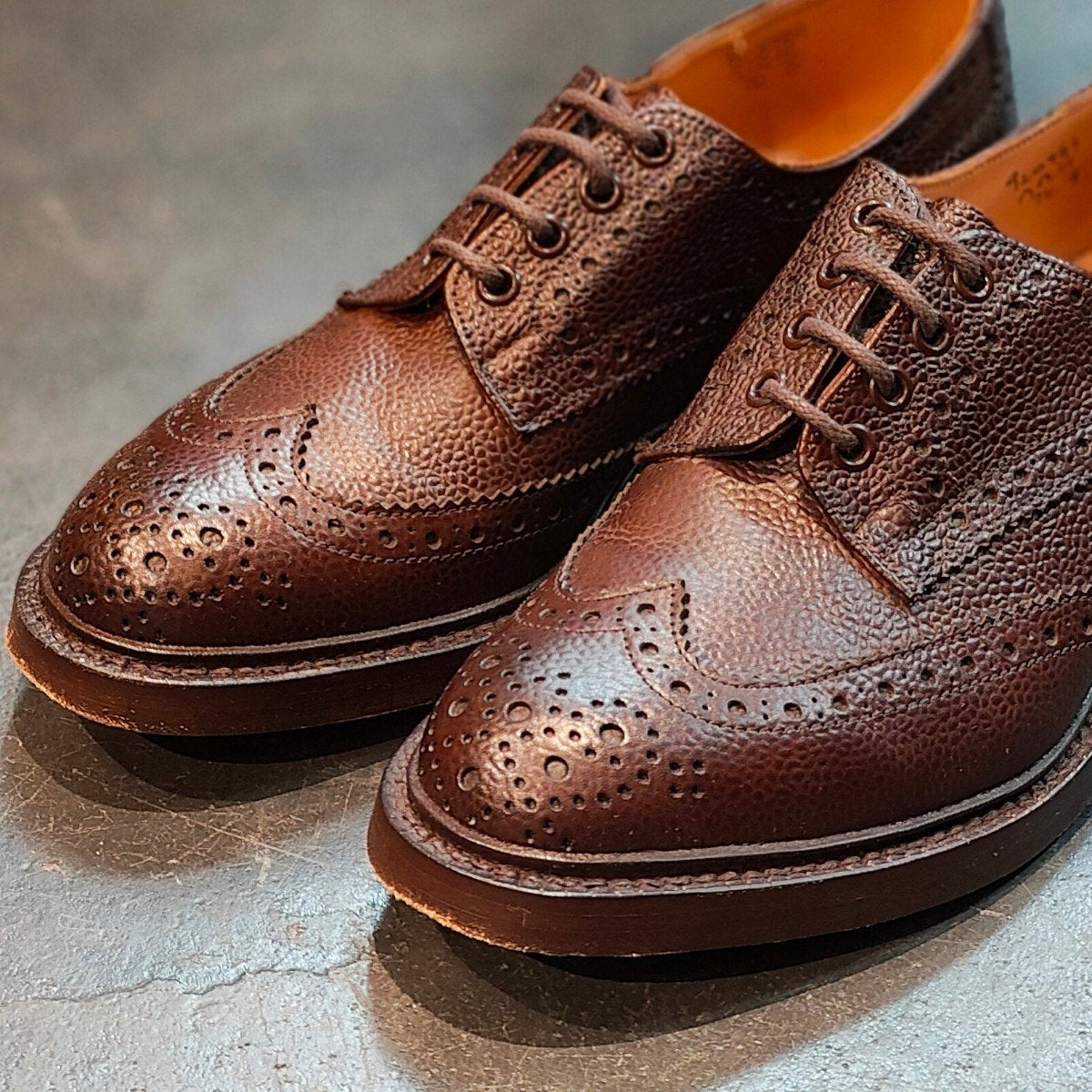 使用数回 【Tricker’s】リッカーズ M5633 バートン ウイングチップ グレインレザー エスプレッソ サイズ UK7.5 定価¥121,000-