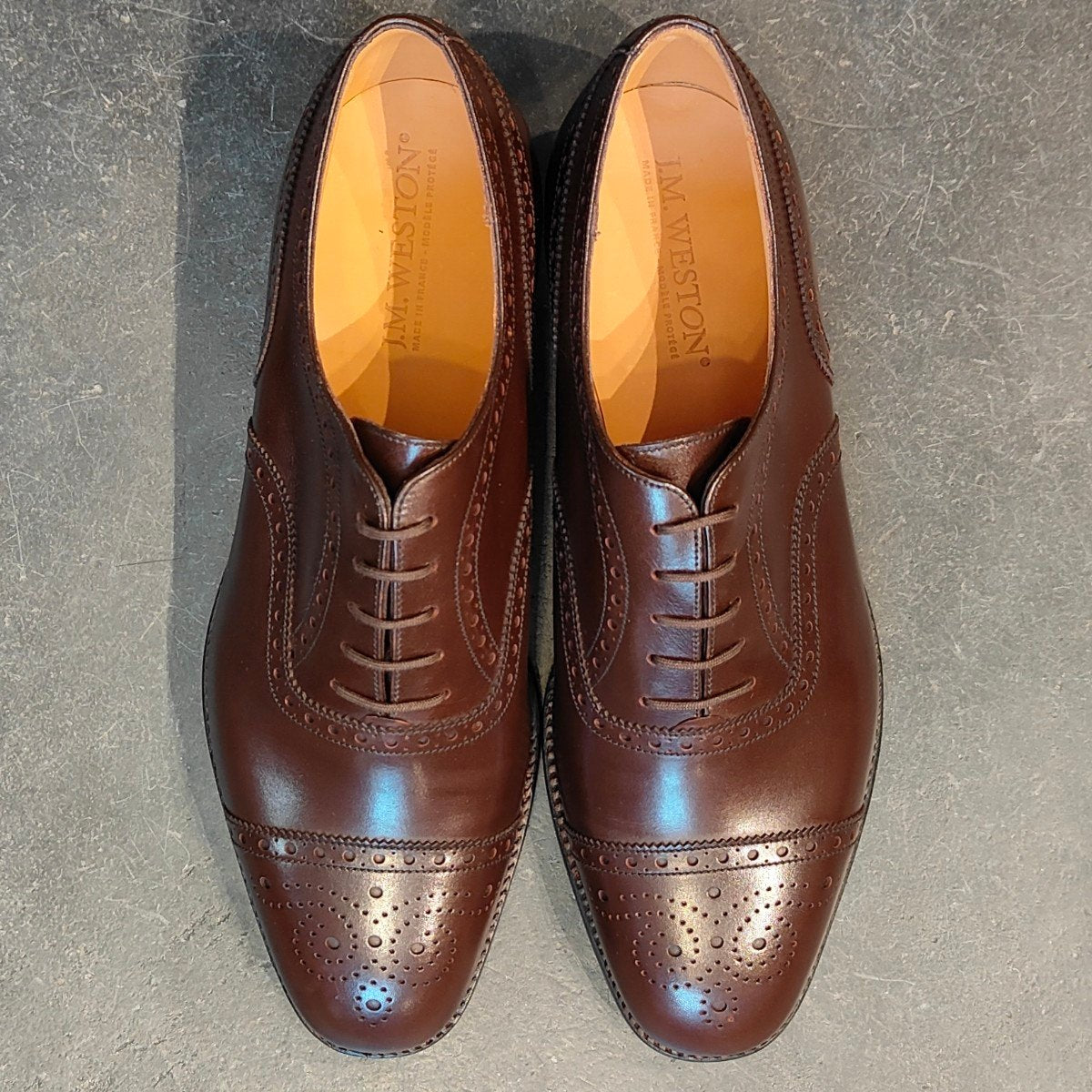 希少 新品未使用【J.M.WESTON】ジェイエムウエストン 310 セミブローグ ボックスカーフ ダークブラウン サイズUK9.5E 11ラスト