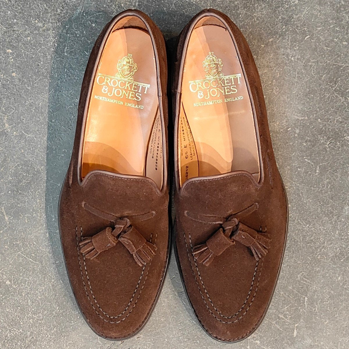 使用数回【CROCKETT&JONES】クロケット&ジョーンズ キャベンディッシュ3 タッセルローファー スエードダークブラウン サイズUK6.5E 375ラスト 参考定価¥115,500-