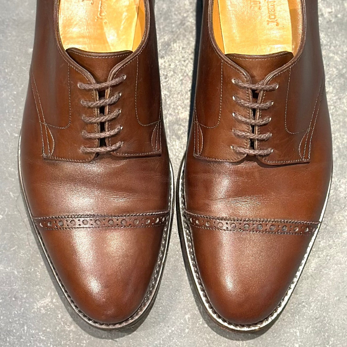 極美品【JOHN LOBB】ジョンロブ パンチドキャップトゥ ラッセル ブラウン サイズ6.5EE 8695ラスト