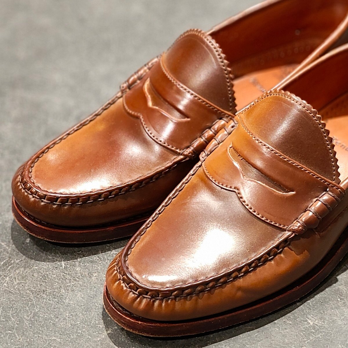 希少 使用数回【Allen Edmonds】アレンエドモンズ ケンウッド ビーフローファー コードバン ウイスキー サイズUS9