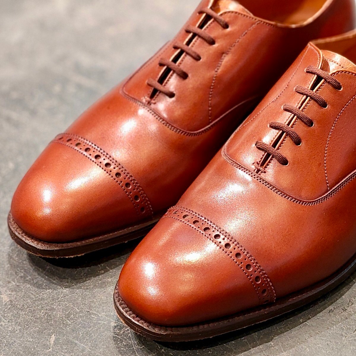希少 美品 【EDWARD GREEN】エドワードグリーン MADEBYロゴ旧工場製 バークレー パンチドキャップトゥ カーフ チェスナット サイズ UK7.5E 88ラスト 参考定価¥245,300-
