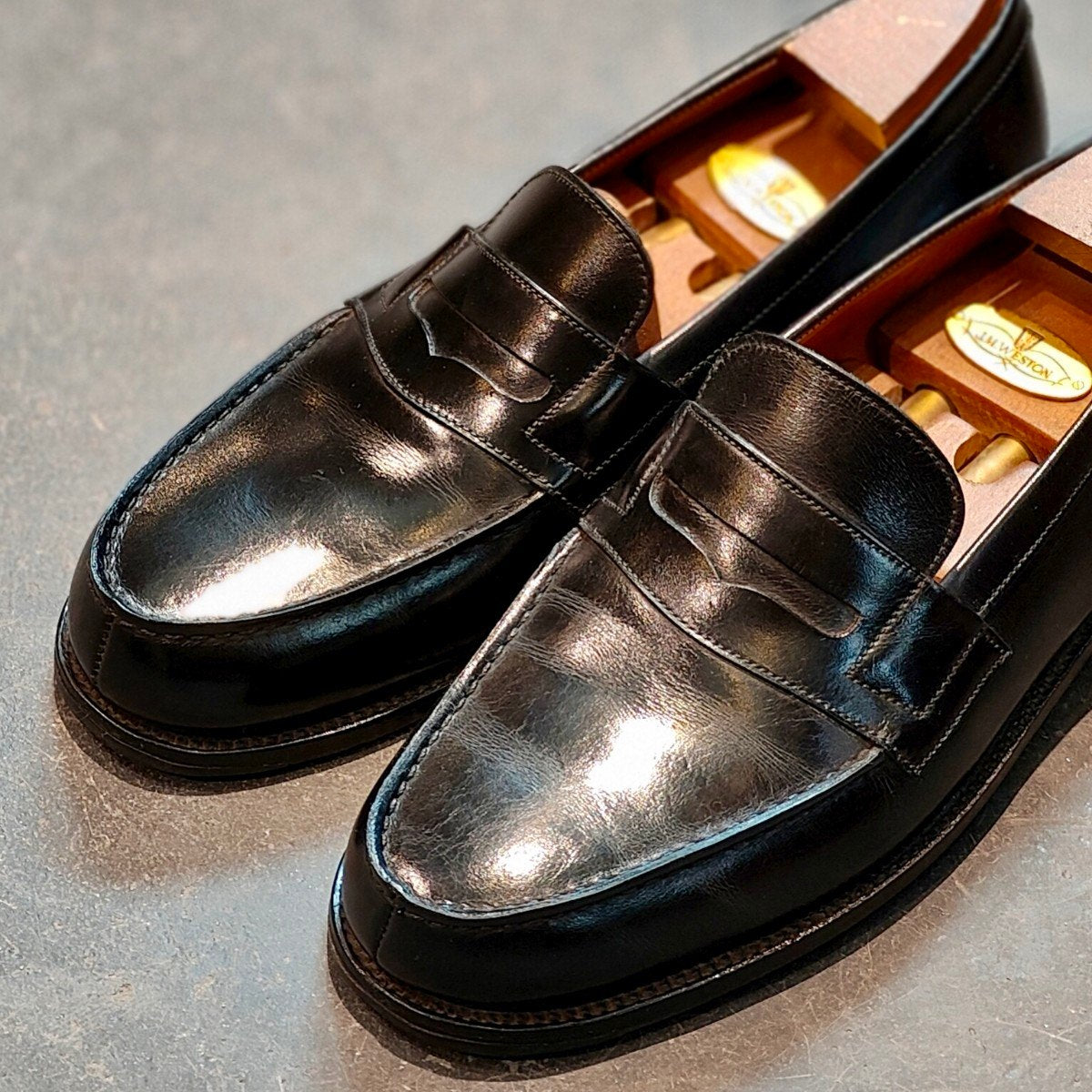 美品 【J.M.WESTON】ジェイエムウエストン 180 シグニチャーローファー 旧旧ロゴ ボックスカーフ ブラック サイズ UK6C 41ラスト 参考定価¥156,200-
