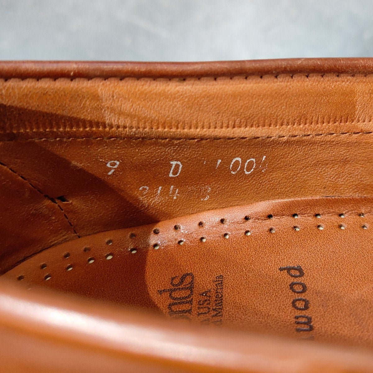 希少 使用数回【Allen Edmonds】アレンエドモンズ ケンウッド ビーフローファー コードバン ウイスキー サイズUS9