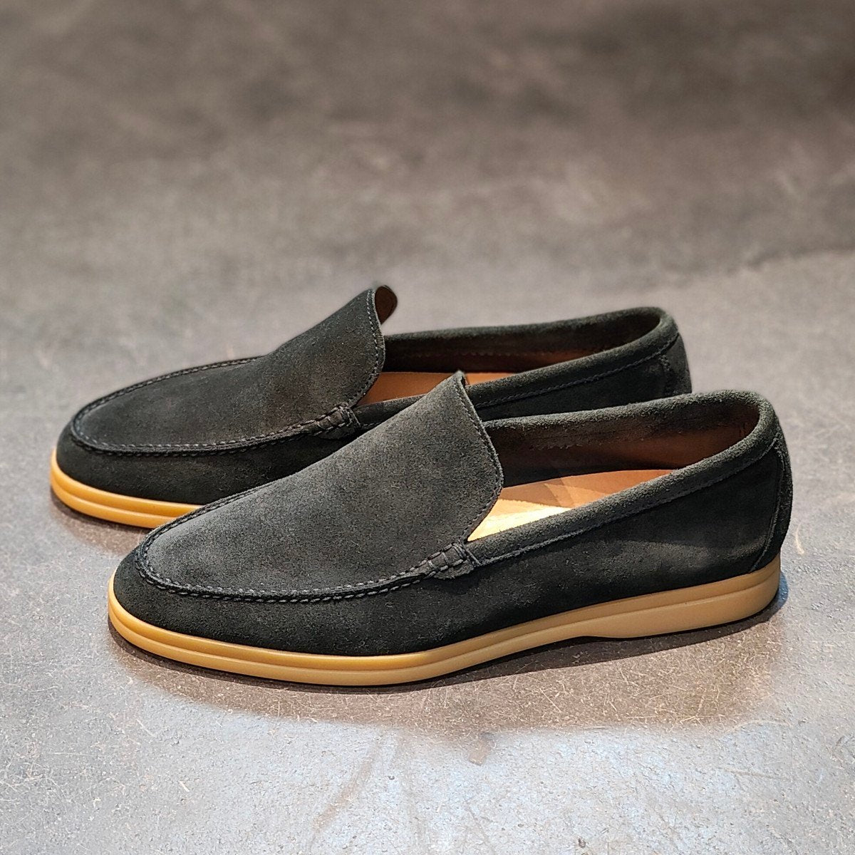 使用数回 【Loro Piana】ロロ・ピアーナ サマーウォーク ローファー スエード ブラック サイズ41 参考定価¥160,100-