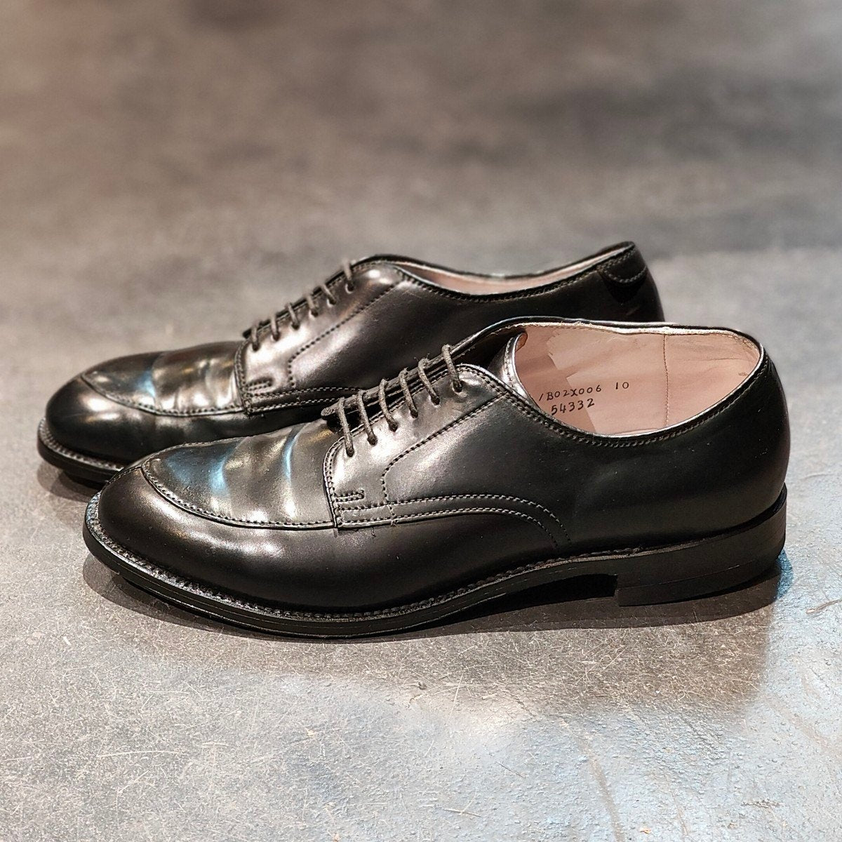 美品【ALDEN】オールデン×コンフォーマルシューストア 54332 Vチップ コードバン ブラック サイズ US8.5D モディファイドラスト 参考定価¥209,000-