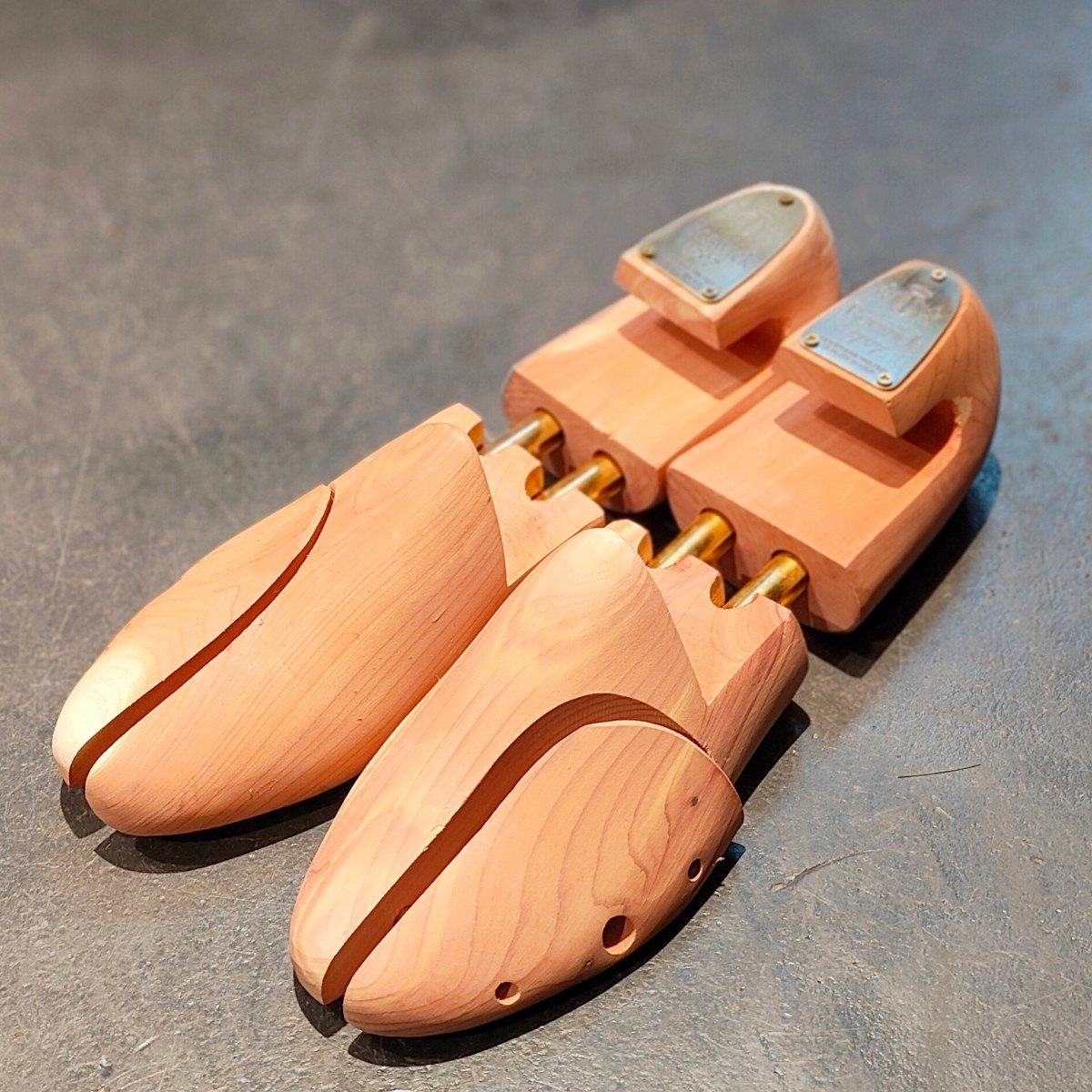 使用数回 【Berwick】バーウィック 2429 ホールカット カーフ ブラック サイズ UK5.5 HO129ラスト 参考定価¥36,300-
