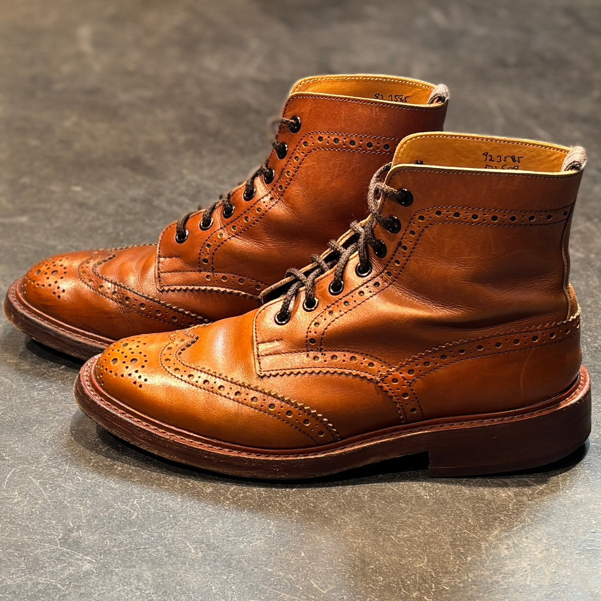 【Tricker's】トリッカーズ モールトン M2508 カントリーブーツ ウイングチップ カーフ ブラウン サイズ UK8