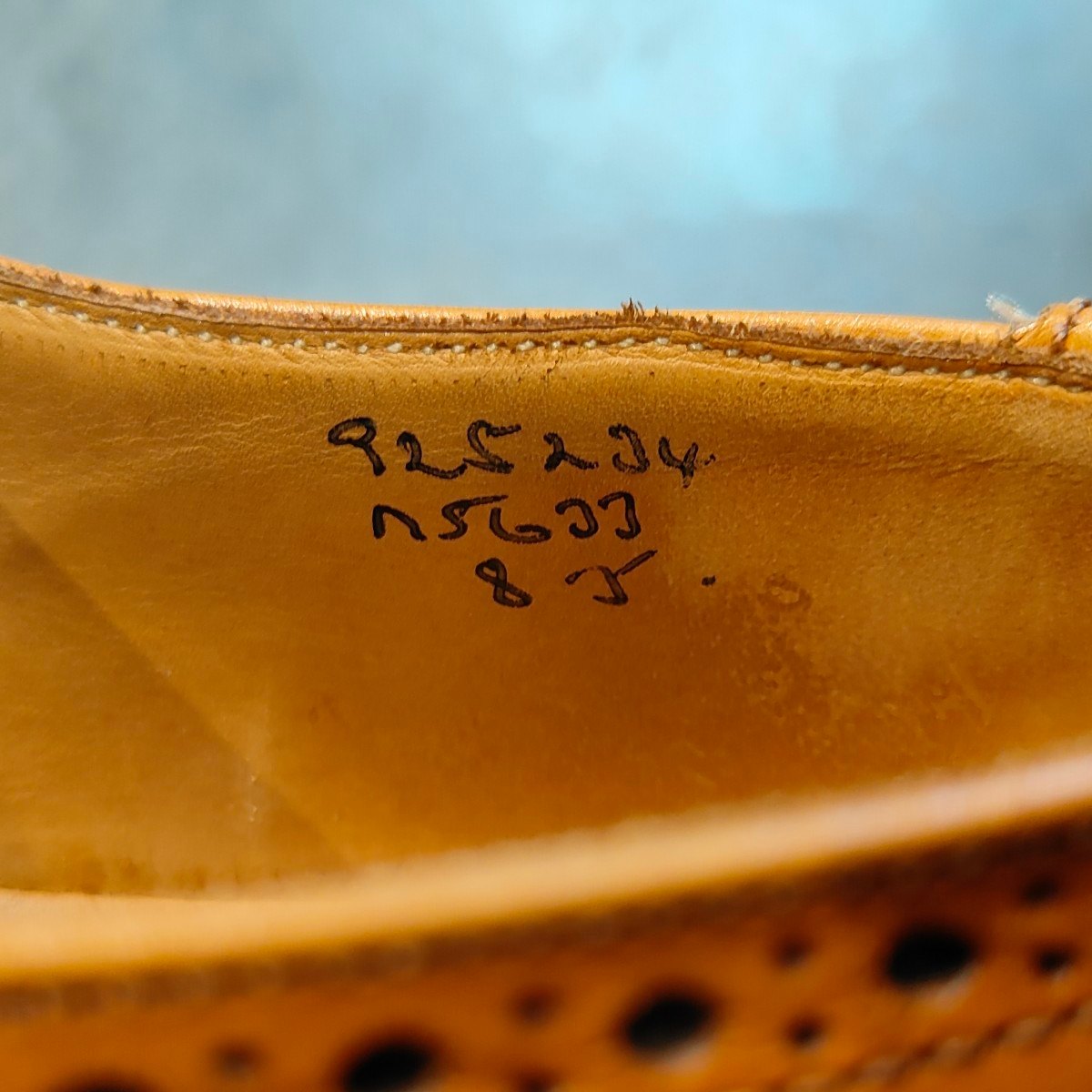 美品 【Tricker’s】トリッカーズ M5633 バートン ウイングチップ カーフ エイコンアンティーク サイズ UK8 定価¥121,000-