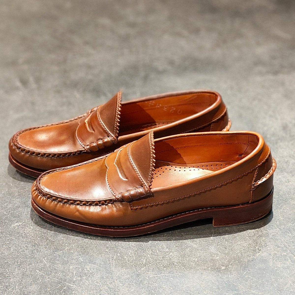 希少 使用数回【Allen Edmonds】アレンエドモンズ ケンウッド ビーフローファー コードバン ウイスキー サイズUS9