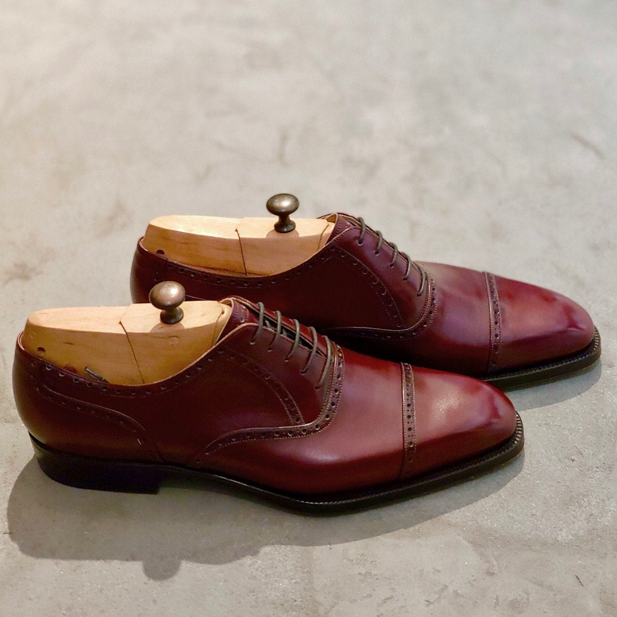 希少 使用数回【VASS×Roberto Ugolini】ヴァーシュ×ロベルトウゴリーニ 02-30 パンチドキャップトゥ ボルドー サイズ40.5