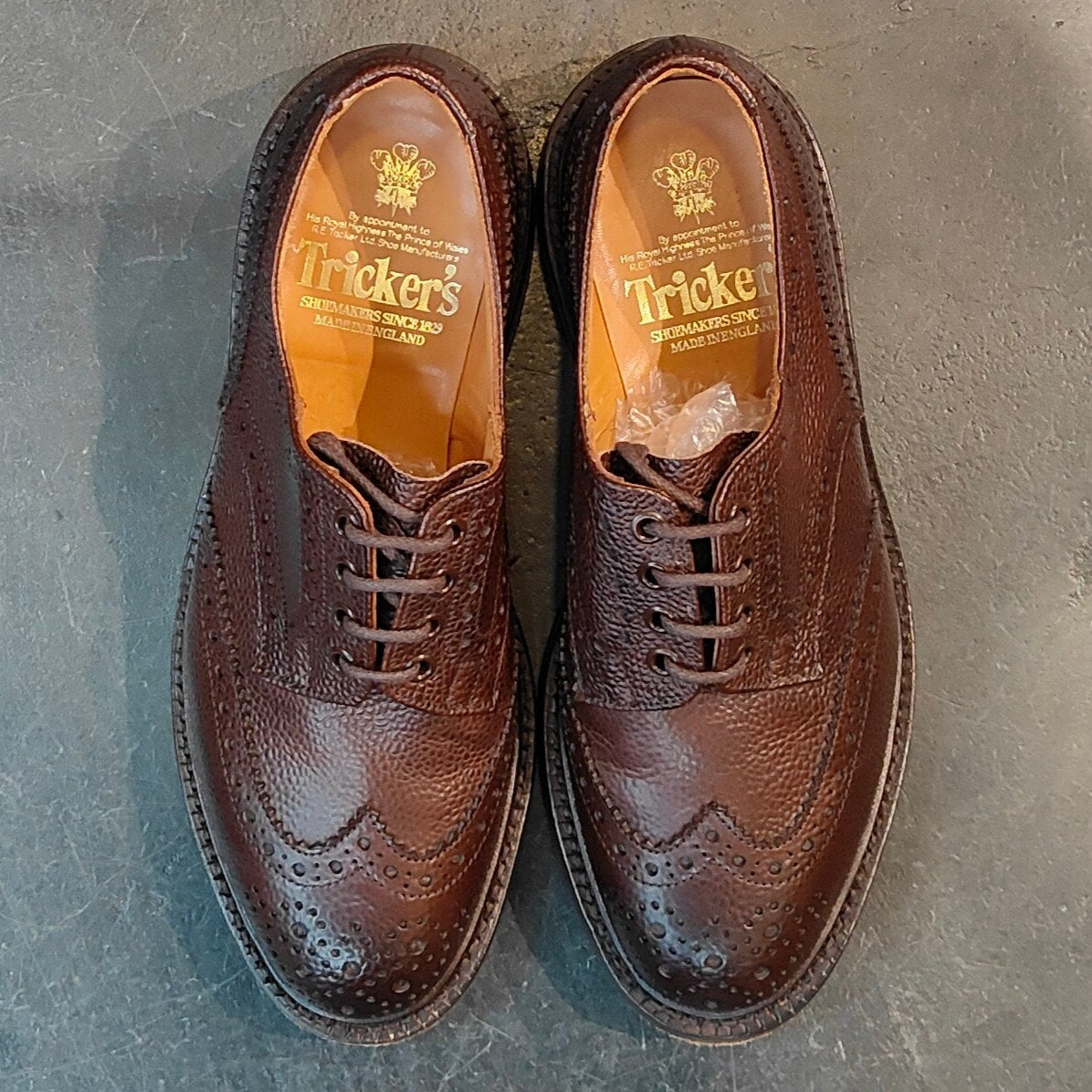 使用数回 【Tricker’s】リッカーズ M5633 バートン ウイングチップ グレインレザー エスプレッソ サイズ UK7.5 定価¥121,000-