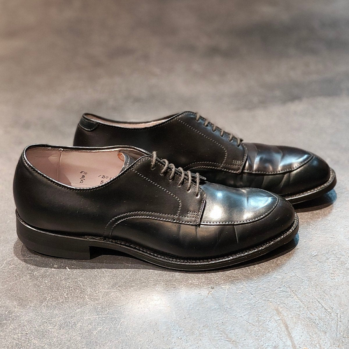 美品【ALDEN】オールデン×コンフォーマルシューストア 54332 Vチップ コードバン ブラック サイズ US8.5D モディファイドラスト 参考定価¥209,000-