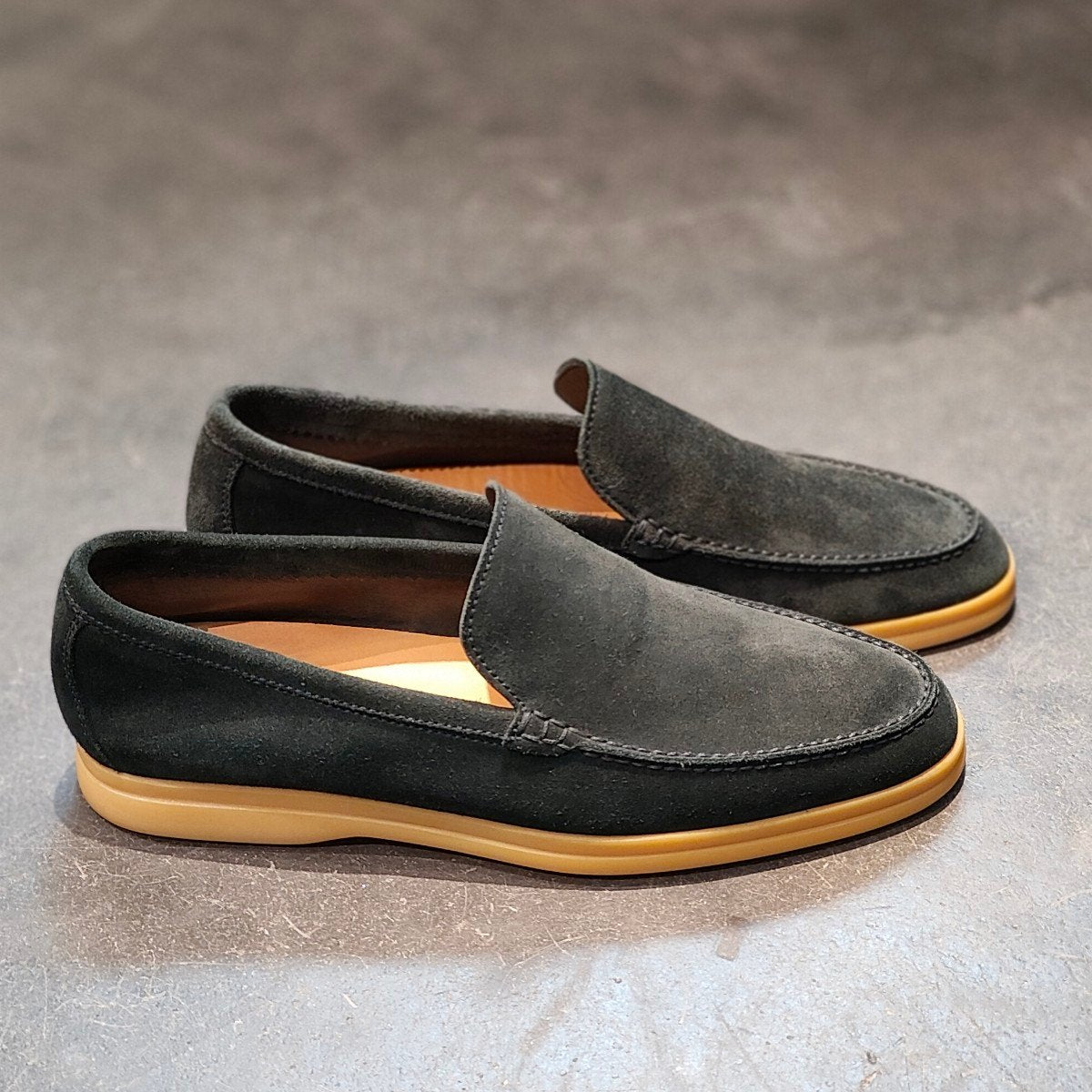 使用数回 【Loro Piana】ロロ・ピアーナ サマーウォーク ローファー スエード ブラック サイズ41 参考定価¥160,100-