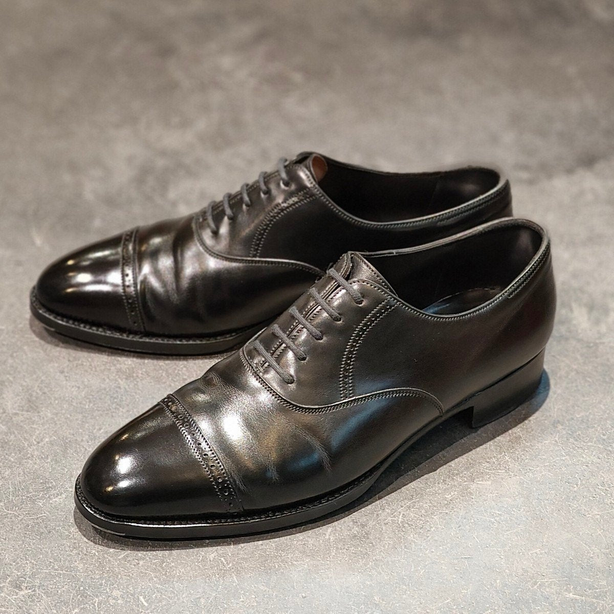 美品【JOHN LOBB】ジョンロブ フィリップ2 クォーターブローグ カーフ ブラック サイズUK6E 7000ラスト 参考定価¥332,200-