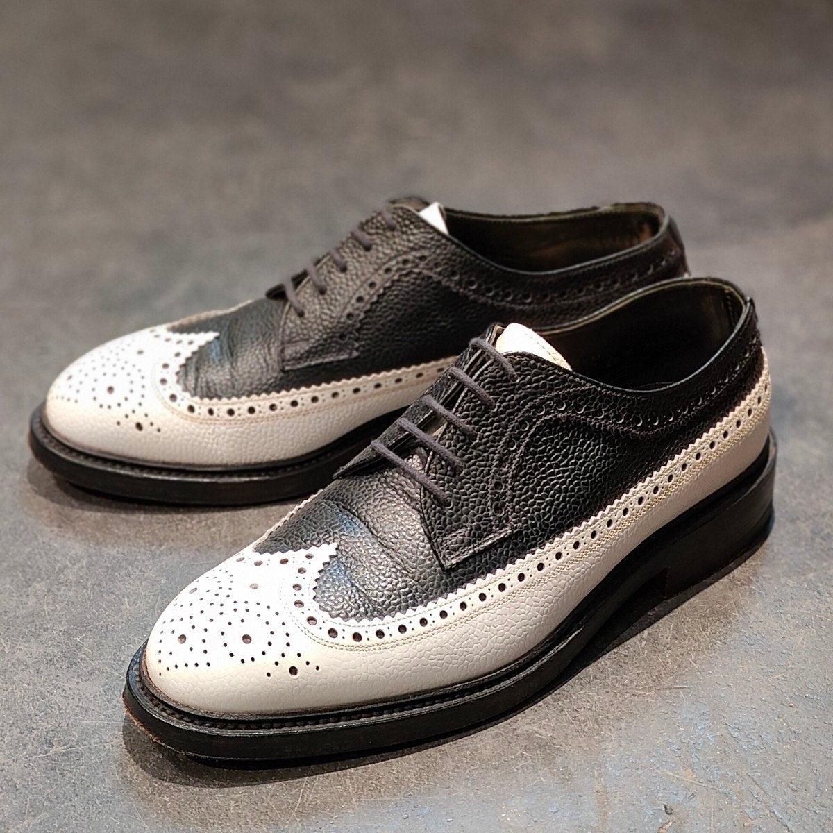 美品 【CROCKETT&JONES】クロケットアンドジョーンズ チェビオット フルブローグ グレインレザーカーフコンビ ブラックホワイト サイズ UK5.5E