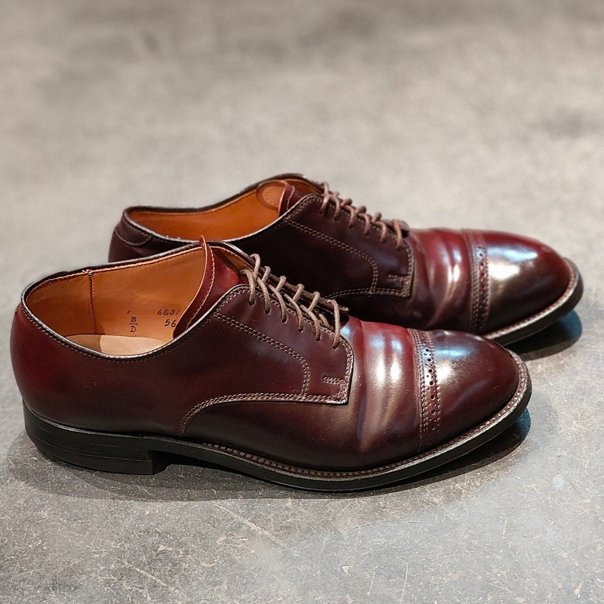 美品 【ALDEN】オールデン 56201 パンチドキャップトゥ コードバン ダークバーガンディ サイズ US7D モディファイドラスト 参考定価¥211,200-