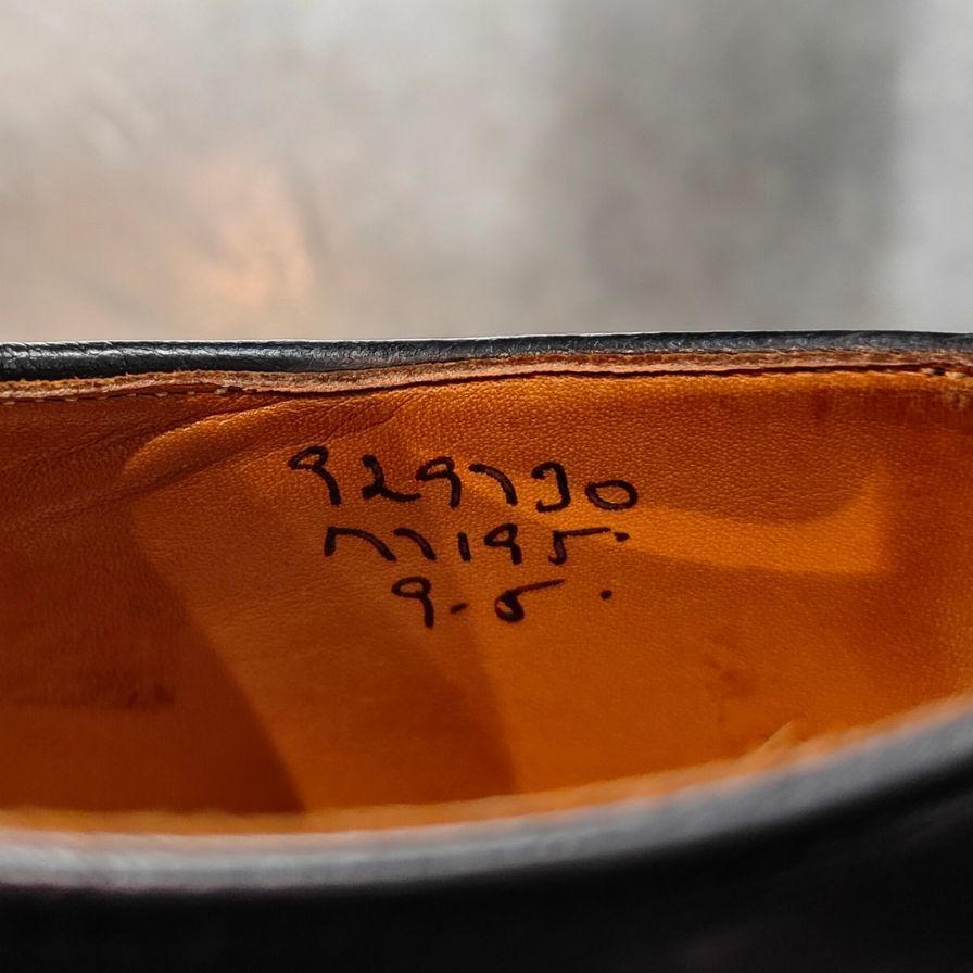 【Tricker’s】トリッカーズ M7195 ユニオンワークス別注 キャップトゥ ブラック カーフ サイズ UK9
