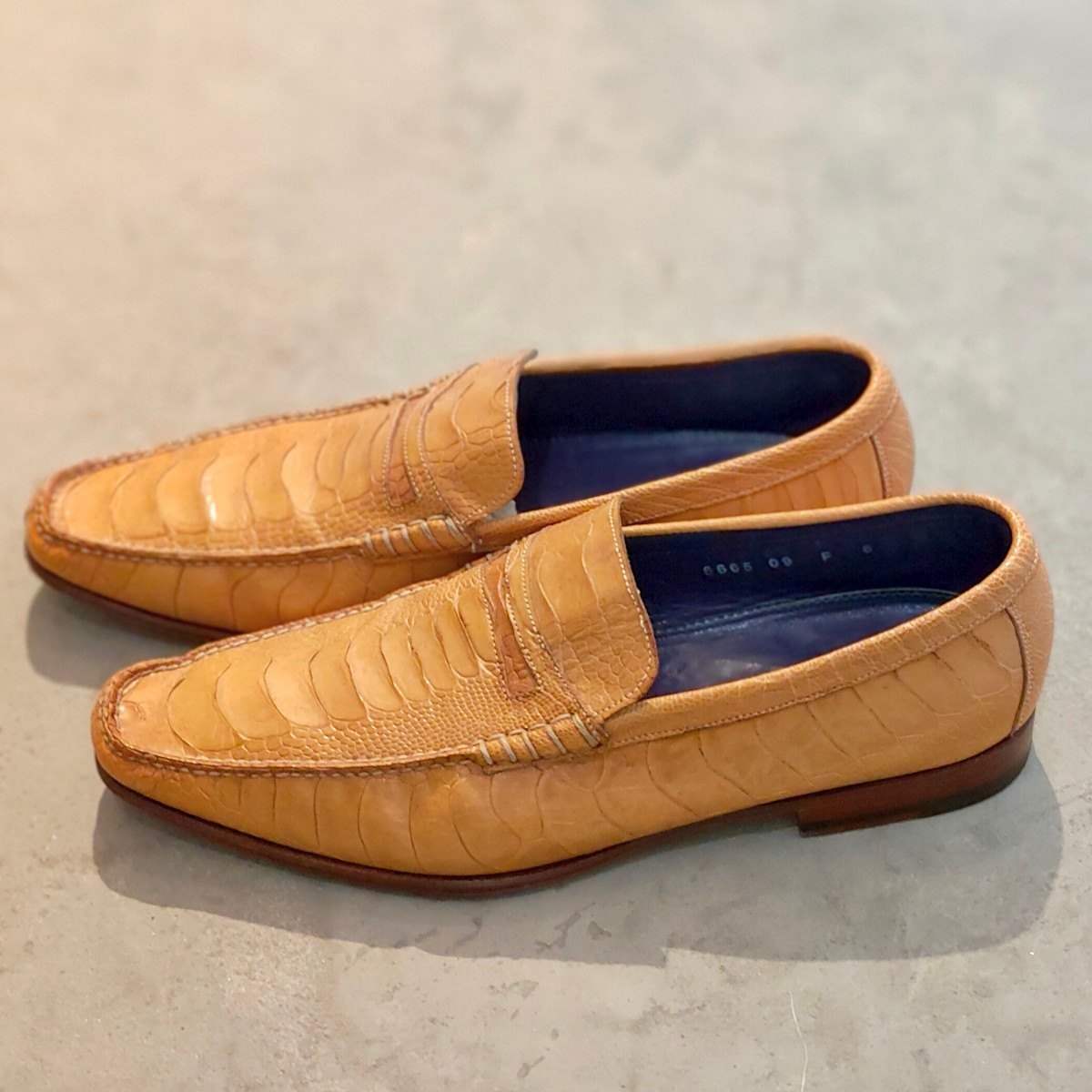 希少 使用数回【Santoni】サントーニ 伊勢丹メンズ別注 ローファー リミテッドエディション オーストレッグレザー ベージュサイズUK6