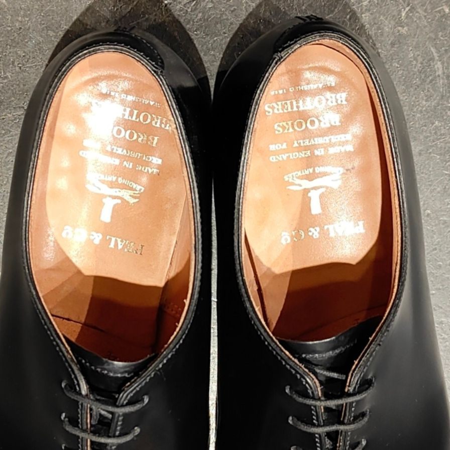 【PEAL&CO】ピール&コー ブルックスブラザーズ別注 クロケット&ジョーンズ製 ホールカット ブラック サイズUS7D