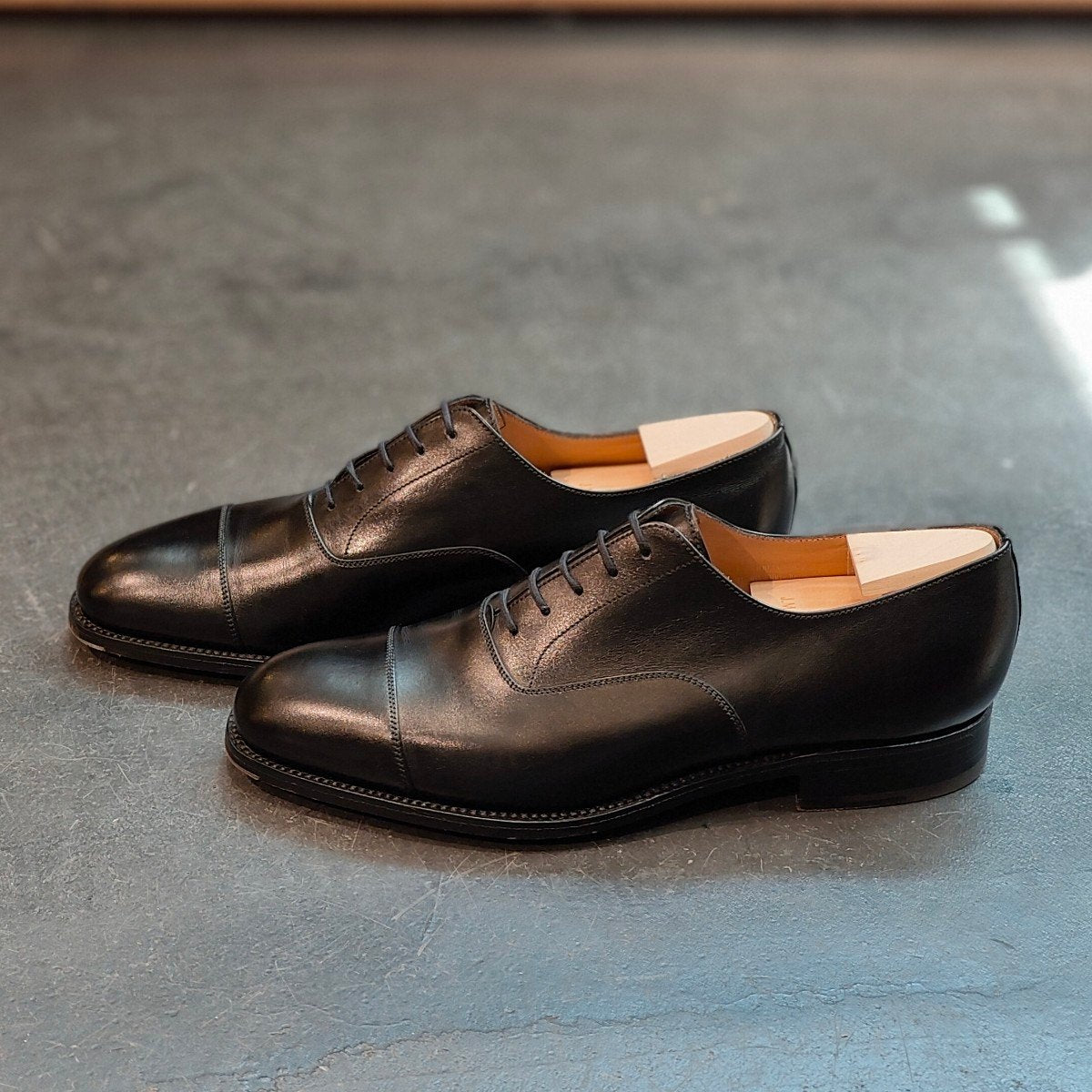 使用数回 【J.M.WESTON】ジェイエムウエストン 300 ストレートチップ カーフ ブラック 7.5C 定価¥165,000-