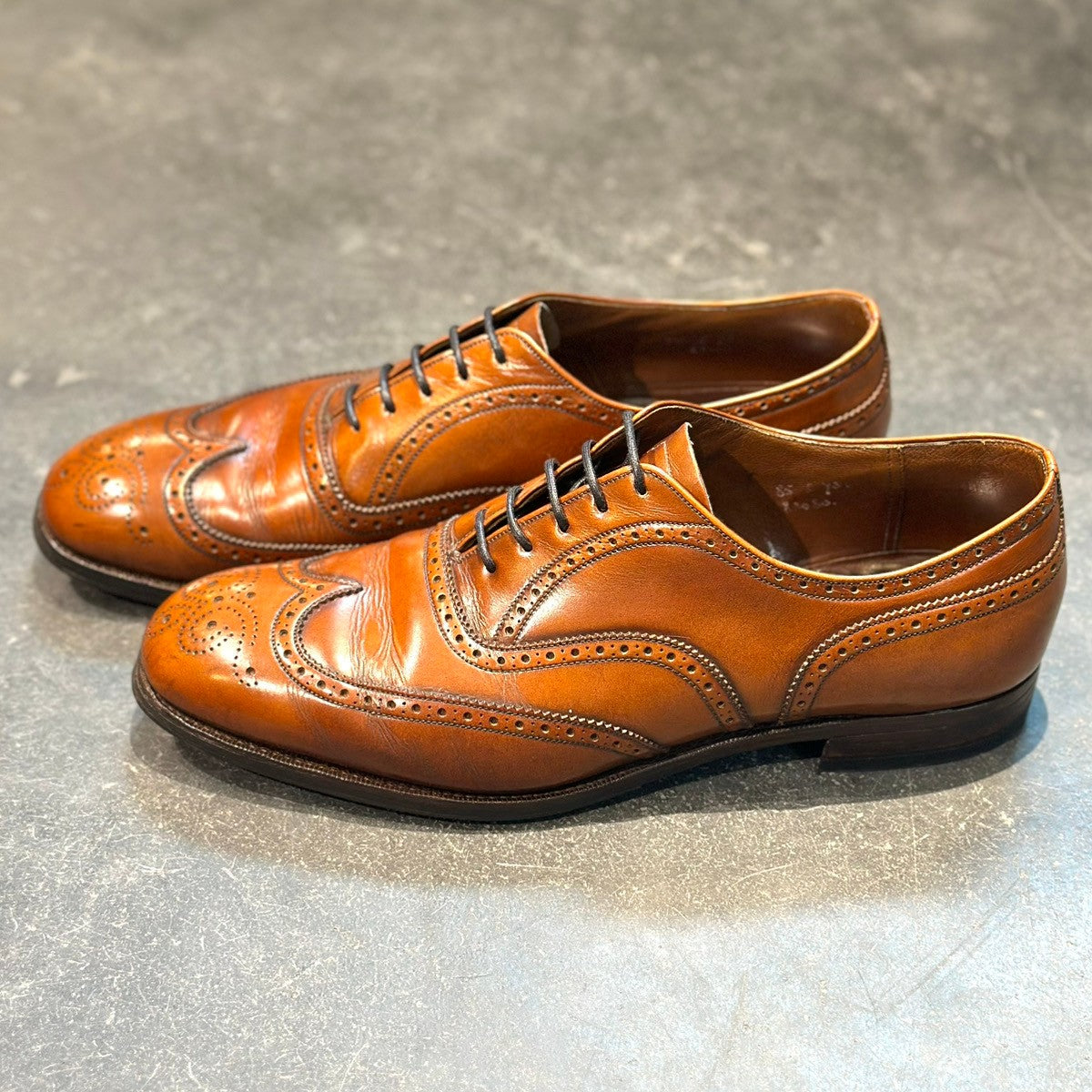 美品【Church's】チャーチ Whip Flexシリーズ ウイングチップ 2都市 ブックバインダーカーフ サンダルウッド UK85E 73ラスト
