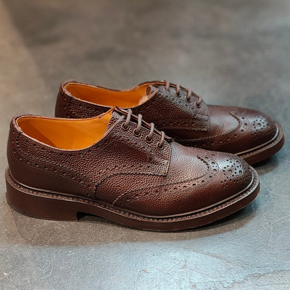 使用数回 【Tricker’s】リッカーズ M5633 バートン ウイングチップ グレインレザー エスプレッソ サイズ UK7.5 定価¥121,000-