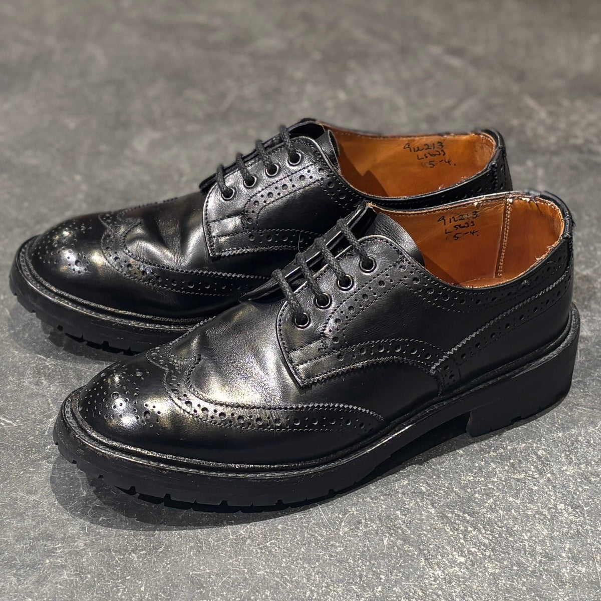 【Tricker’s】 トリッカーズ レザーシューズ バートン L5633 ウイングチップ カーフ ブラック サイズUK5 レディース