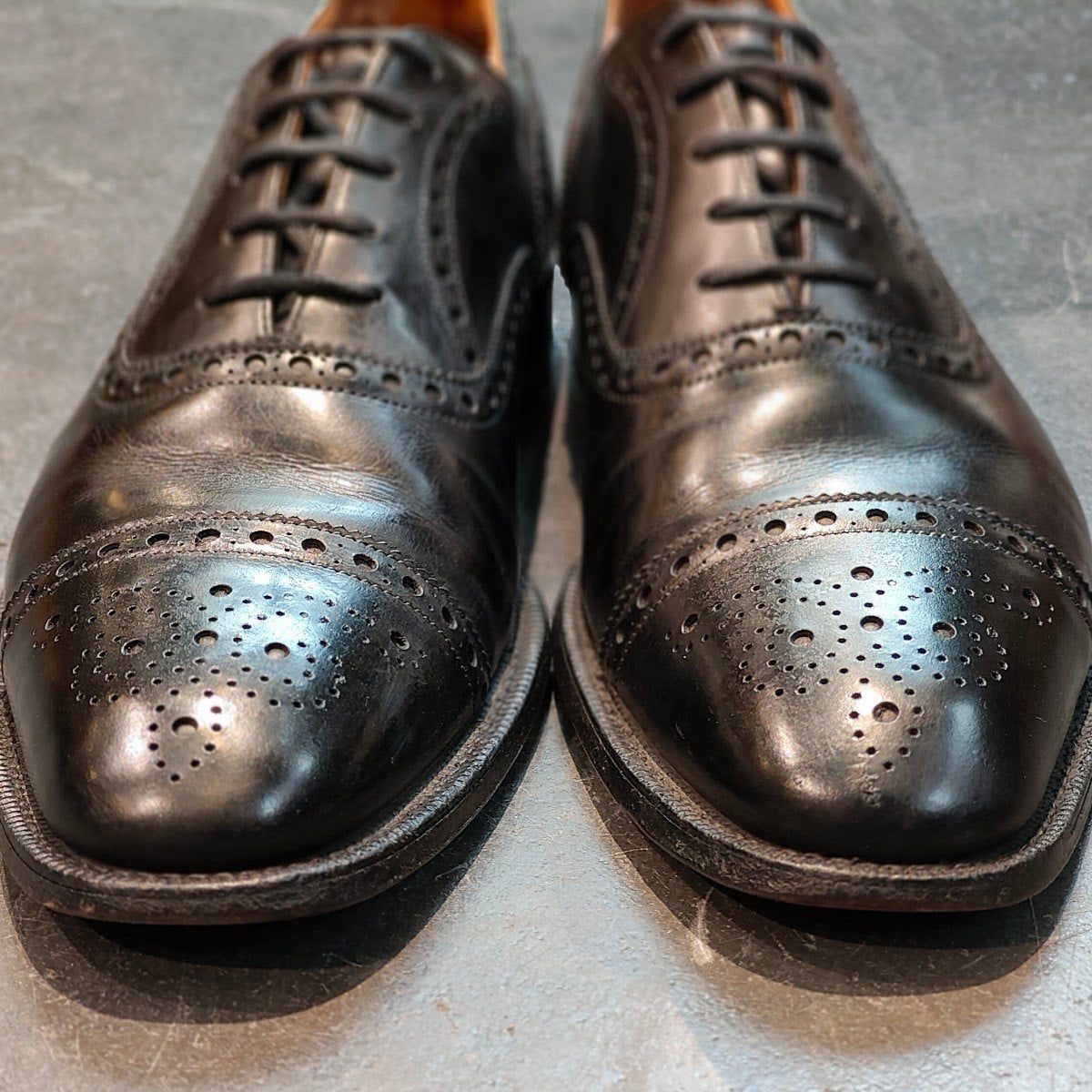 【Church's】チャーチ 3都市 ディプロマット セミブローグ カーフ ブラック サイズ UK80F 73ラスト 定価¥160,600-