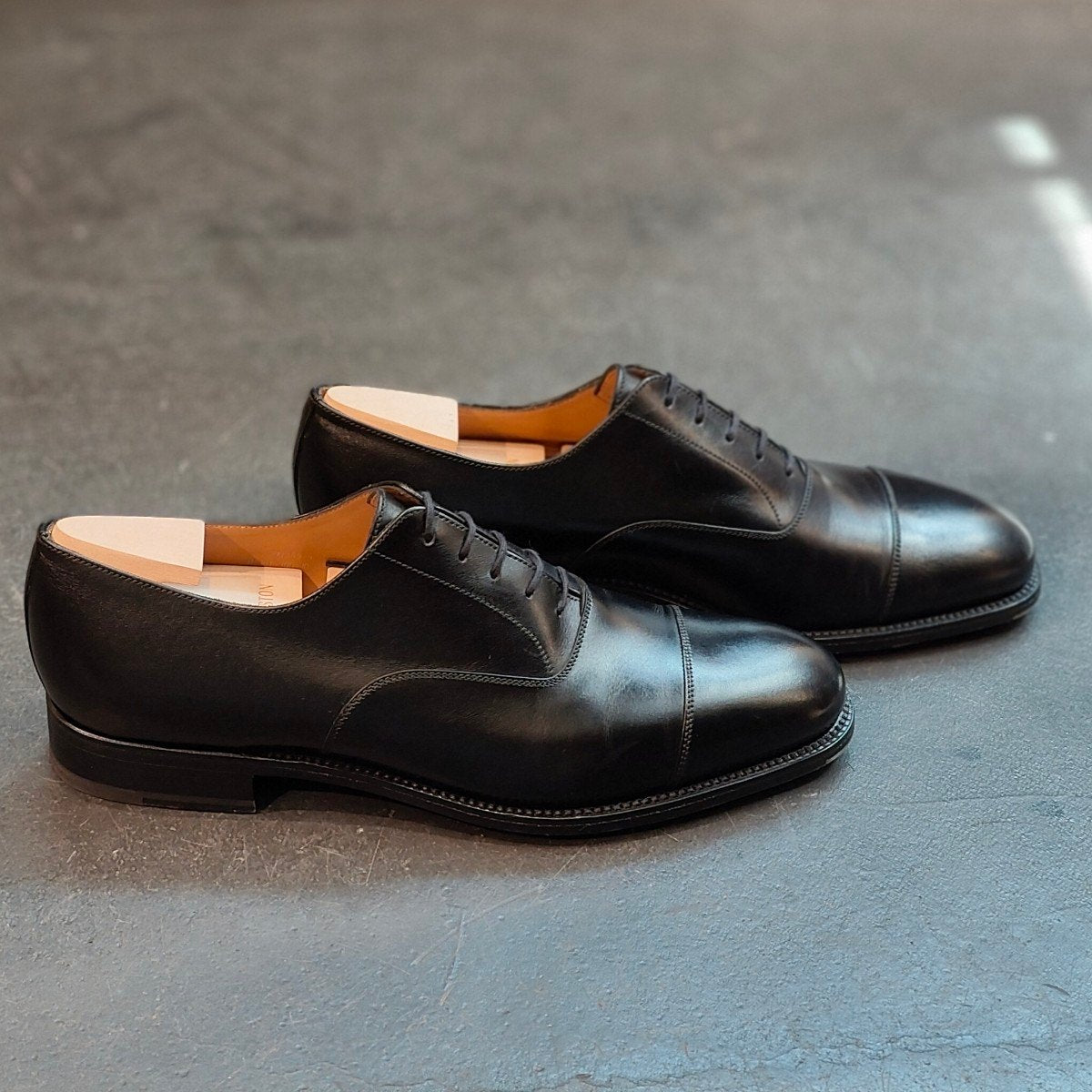 使用数回 【J.M.WESTON】ジェイエムウエストン 300 ストレートチップ カーフ ブラック 7.5C 定価¥165,000-