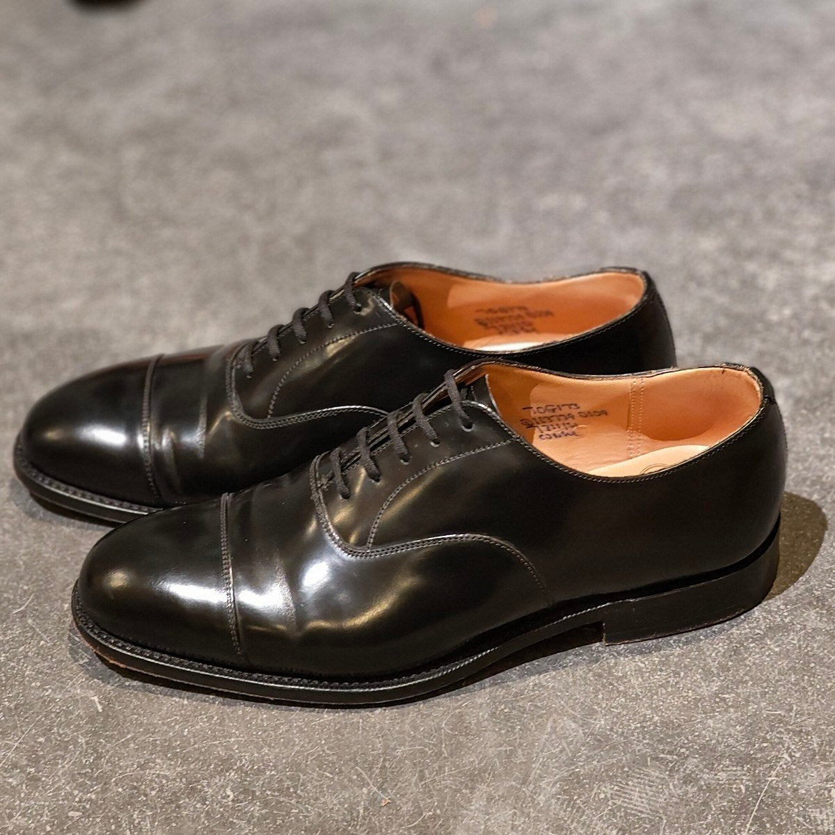 美品【Church’s】チャーチ コンサル ストレートチップ 4都市 ポリッシュドバインダーカーフ ブラック サイズUK90G 173ラスト 参考定価¥181,500-