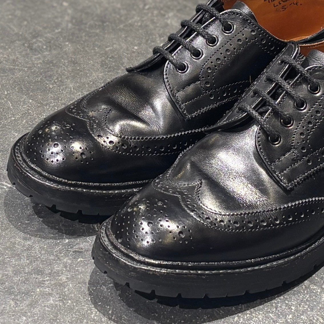 【Tricker’s】 トリッカーズ レザーシューズ バートン L5633 ウイングチップ カーフ ブラック サイズUK5 レディース