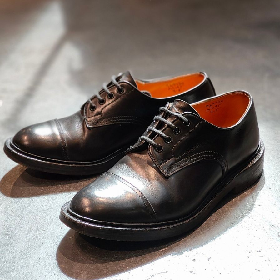 【Tricker’s】トリッカーズ M7195 ユニオンワークス別注 キャップトゥ ブラック カーフ サイズ UK9