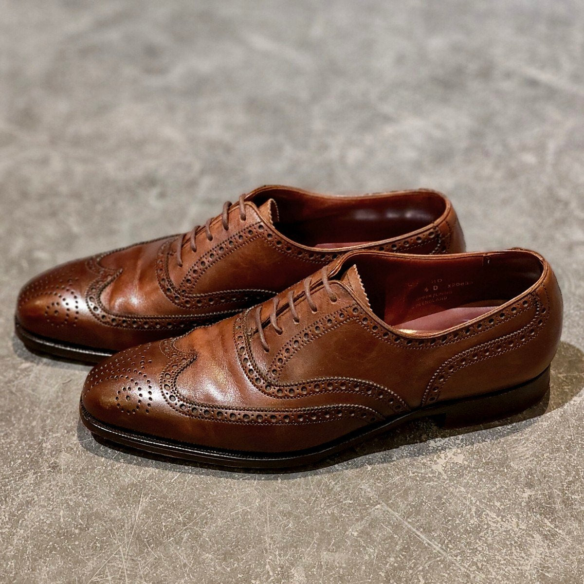 極美品【CROCKETT&JONES】クロケット&ジョーンズ クリフォード ウイングチップ バーニッシュカーフ ブラック ブラウン サイズUK5.5E 337ラスト