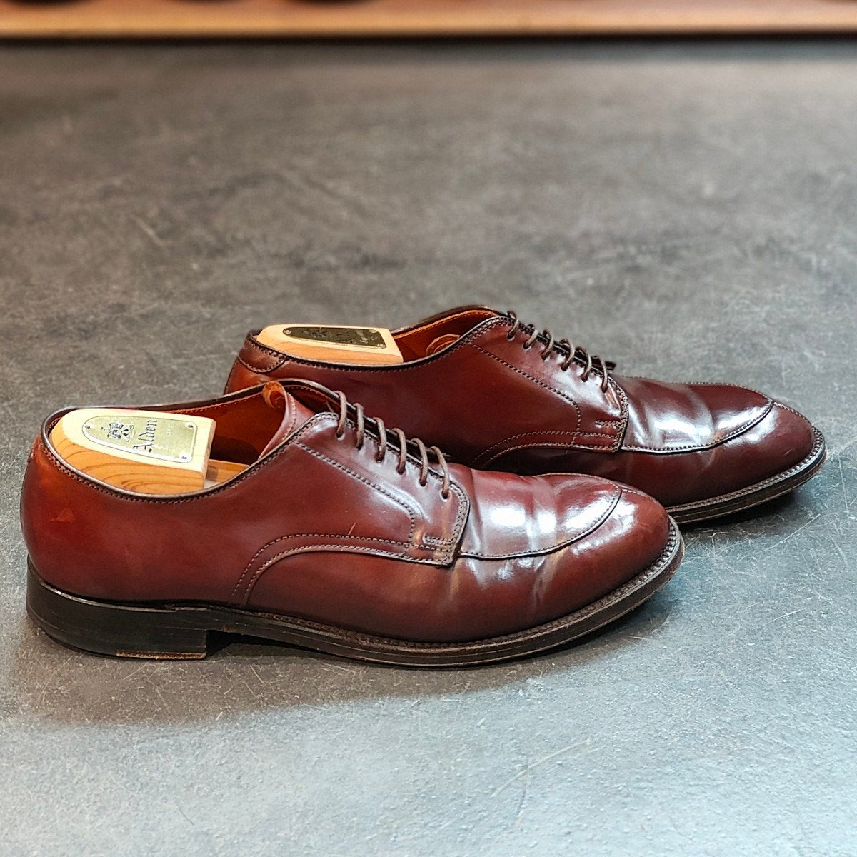 【ALDEN × UNITED ARROWS】オールデン × ユナイテッドアローズ 5432 別注 Vチップ コードバン ダークバーガンディ サイズ US9D モディファイドラスト