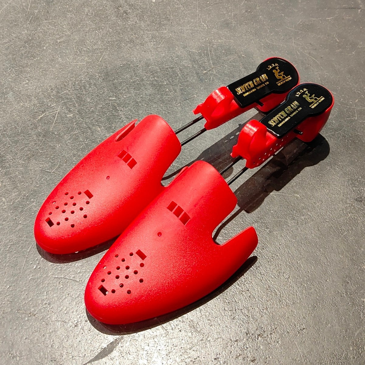 使用数回 【SCOTCH GRAIN】スコッチグレイン 2724 シャインオアレインIII プレーントゥ 国産撥水カーフ ブラック サイズ 26.0EEE 参考定価¥39,600-