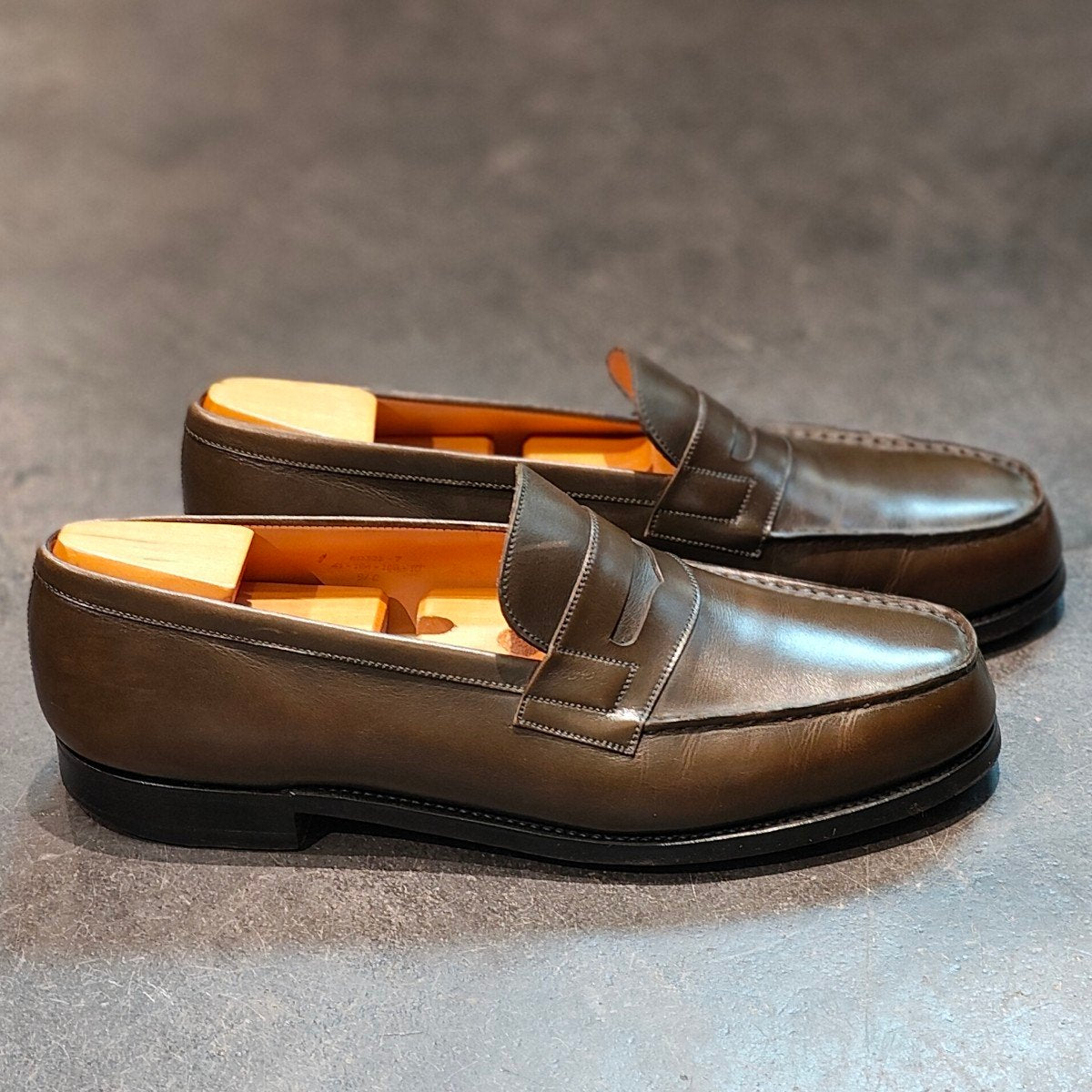 美品【J.M.WESTON】ジェイエムウエストン 180 シグニチャーローファー ボックスカーフ ハンターグリーン サイズ UK9.5C 41ラスト 定価¥151,800-