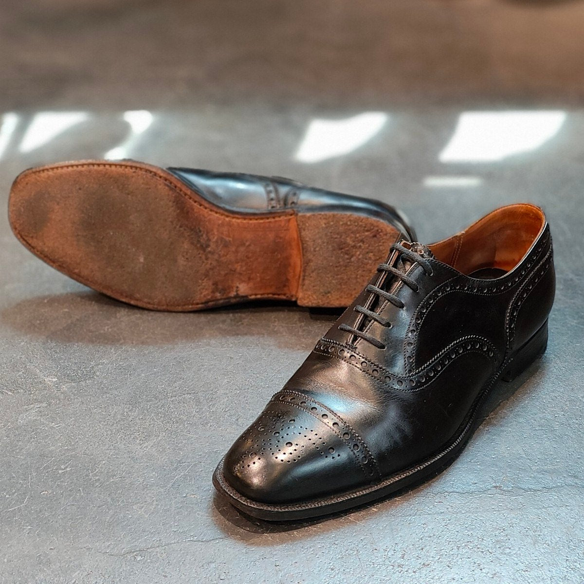 【Church's】チャーチ 3都市 ディプロマット セミブローグ カーフ ブラック サイズ UK80F 73ラスト 定価¥160,600-