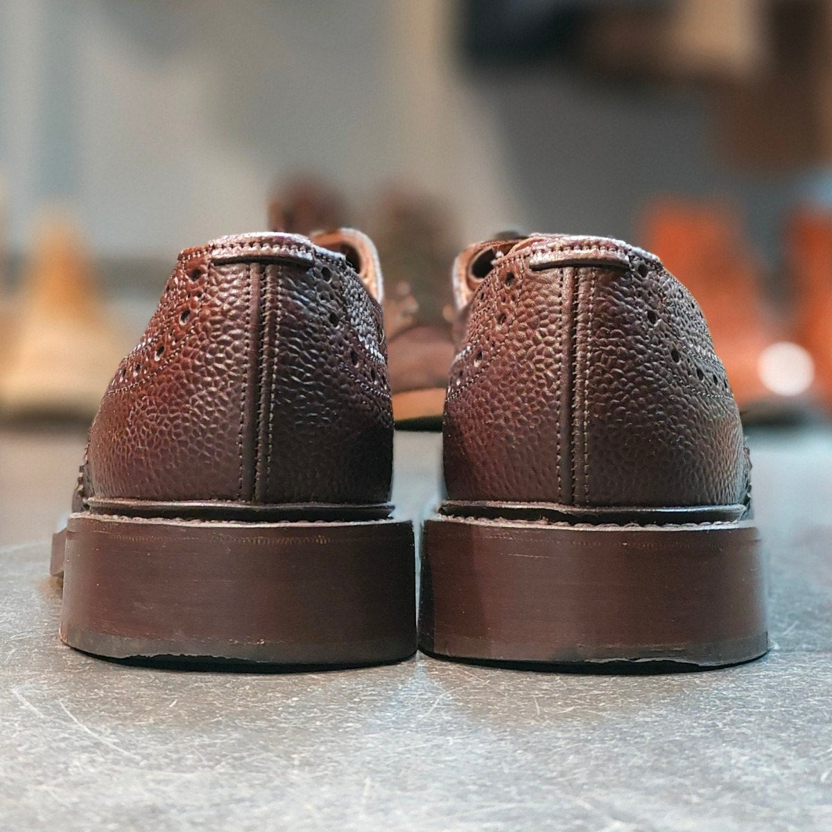 使用数回 【Tricker’s】リッカーズ M5633 バートン ウイングチップ グレインレザー エスプレッソ サイズ UK7.5 定価¥121,000-