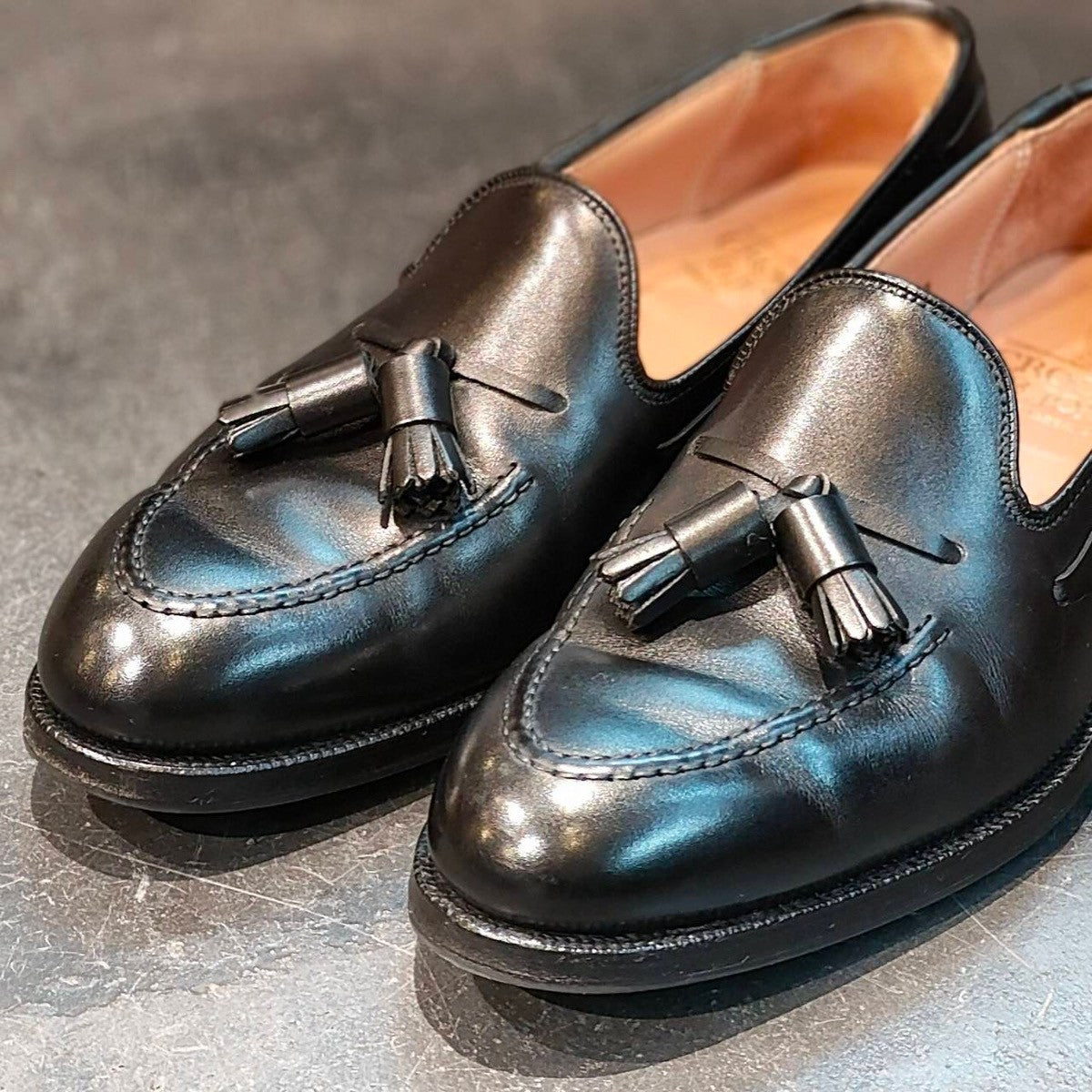 使用数回【CROCKETT&JONES】クロケット&ジョーンズ キャベンディッシュ3 タッセルローファー カーフ ブラック サイズUK6.5E 375ラスト 定価¥126,500-
