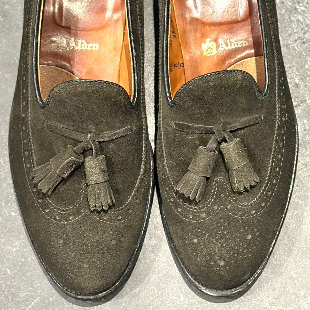 極美品【ALDEN】オールデン 39037 タッセルローファー スエード カーキ サイズUS8.5 アバディーンラストラスト